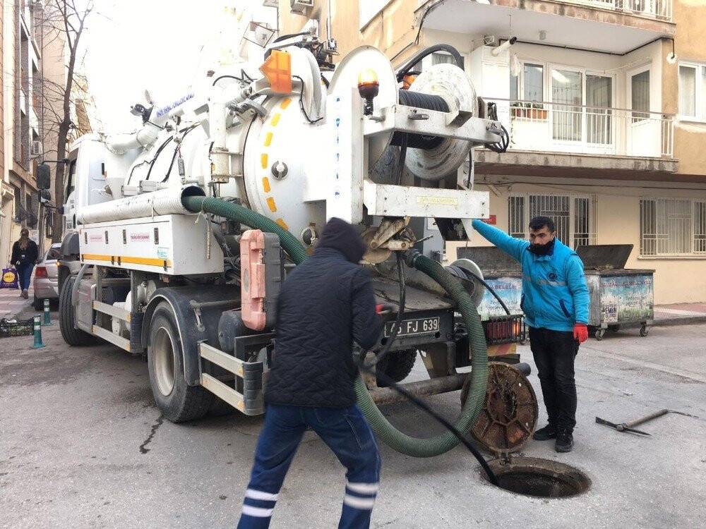 Kanalizasyon hattından çıkanlar şok etti