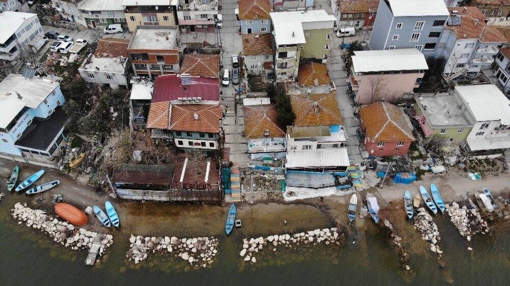 Sular yükseldi, tarihî köy yine ada oldu