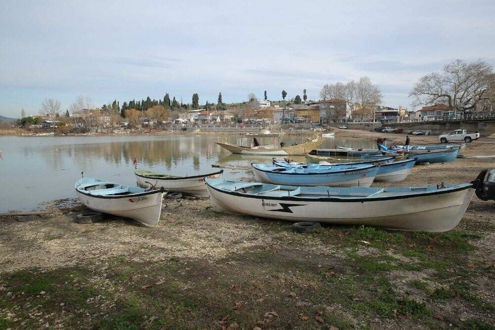 Sular yükseldi, tarihî köy yine ada oldu