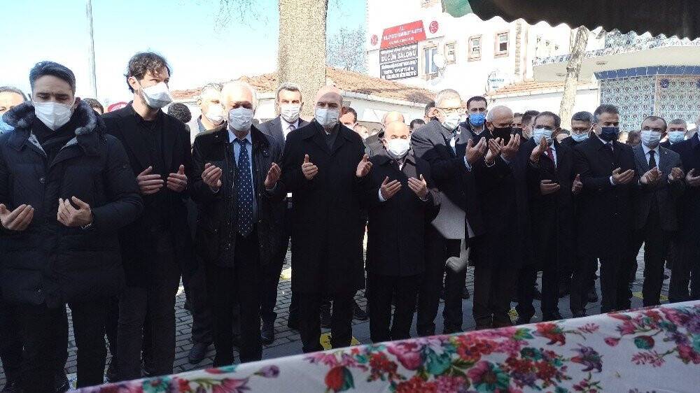 AK Partili Çiğdem Karaaslan’ın annesi son yolculuğuna uğurlandı