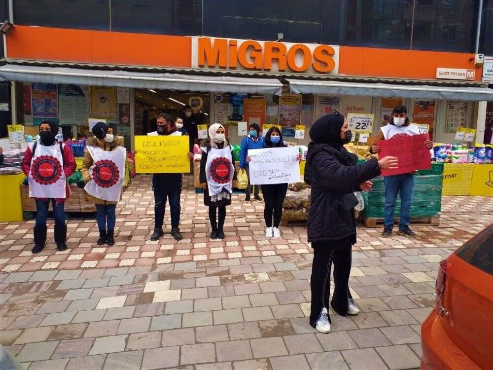 Migros işçileri o ilçede marketin kasalarını kilitledi