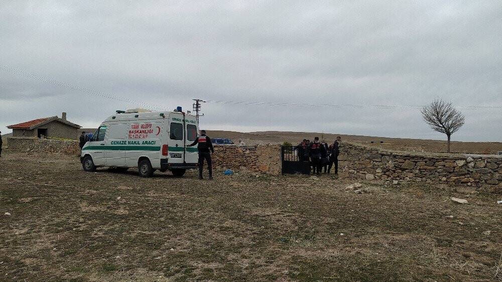Konya'da evli ve üç çocuk babası mahalle mezarlığında ölü bulundu