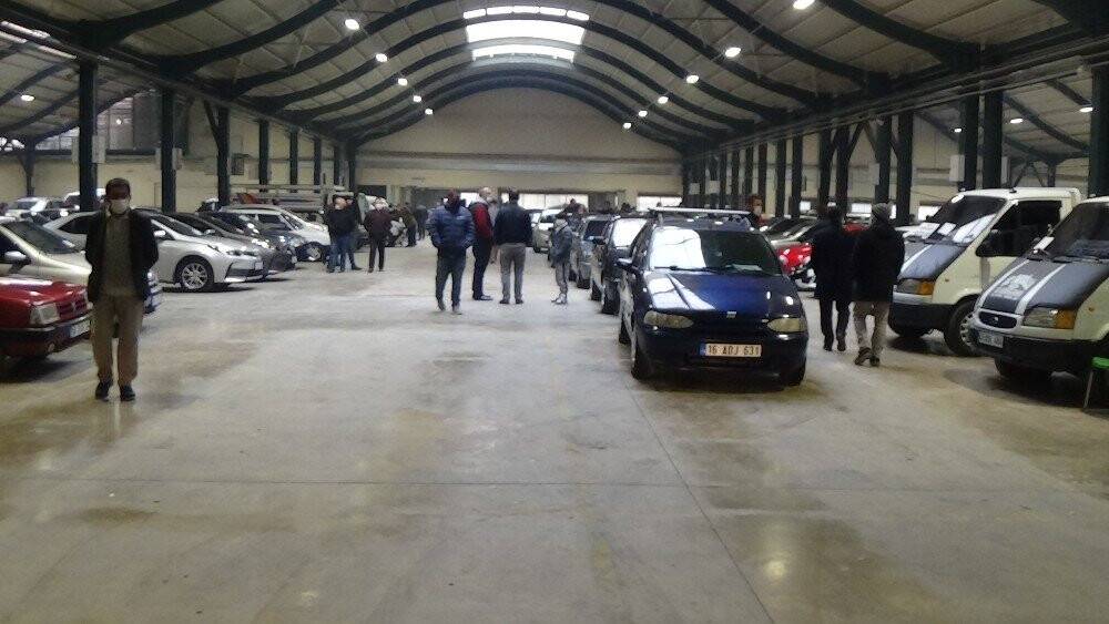 Aylar sonra ikinci el oto pazarı açıldı