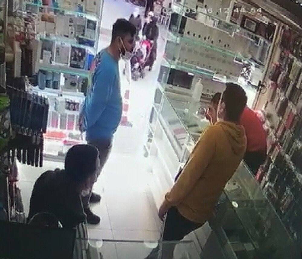 Cep telefonu bataryası bomba gibi patladı