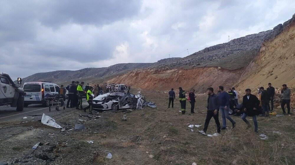 Diyarbakır’da feci kaza: 5 ölü, 4 yaralı