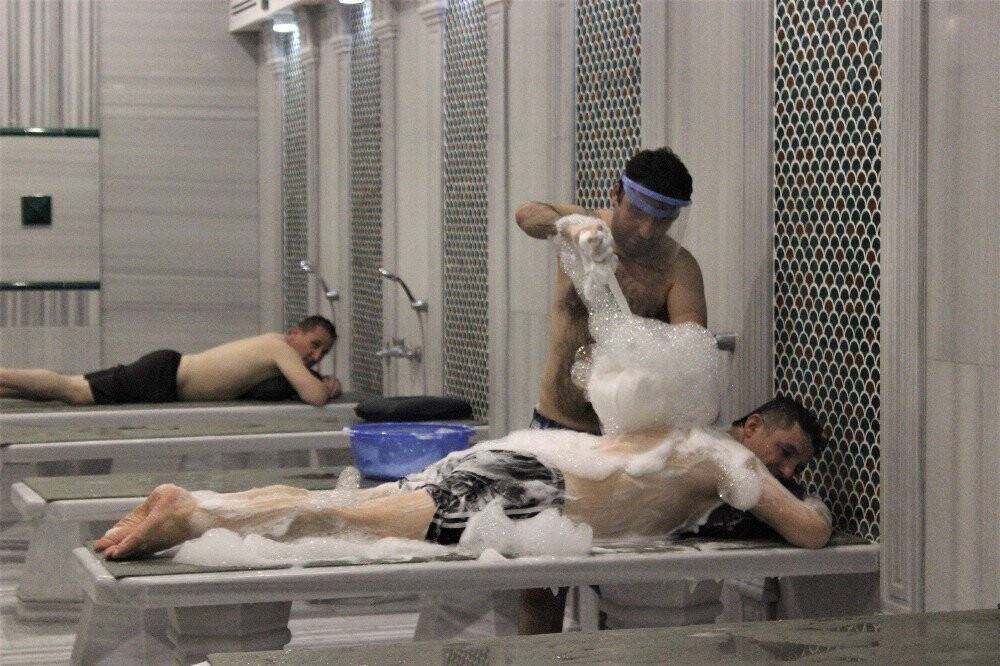 Hamamlar açıldı vatandaş kese ve masaja koştu