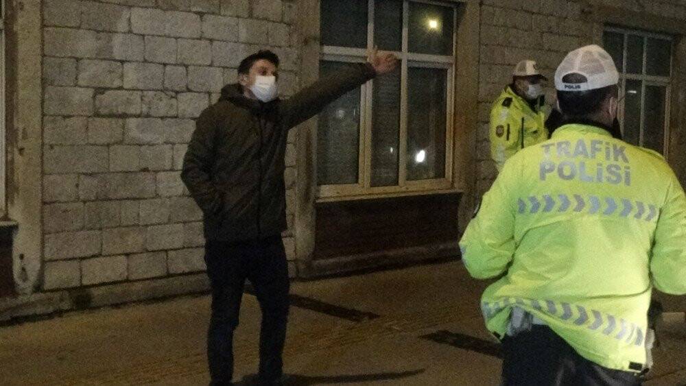 Polis uygulamasına takılan alkollü sürücü ortalığı birbirine kattı