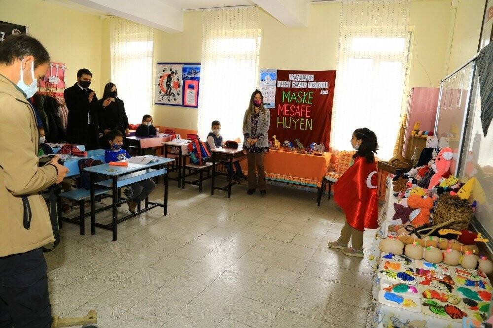 Hadim’de ilkokul öğrencilerinden 'Atadan Toruna Oyuncaklar' sergisi