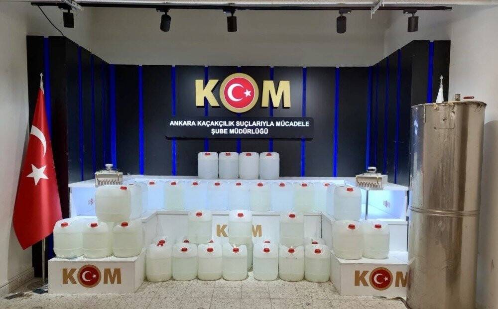 Kaçak alkol operasyonunda bin 300 litre etil alkol ele geçirildi