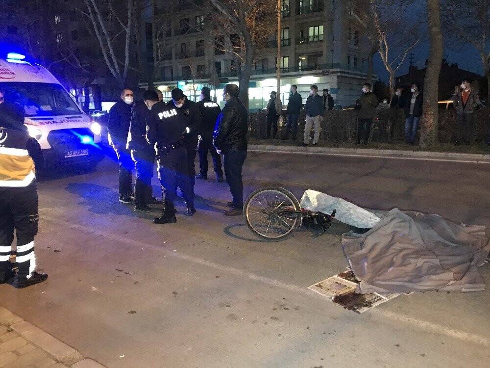 Konya'da bisikletinden düşen sürücü kamyonun altında kalarak hayatını kaybetti