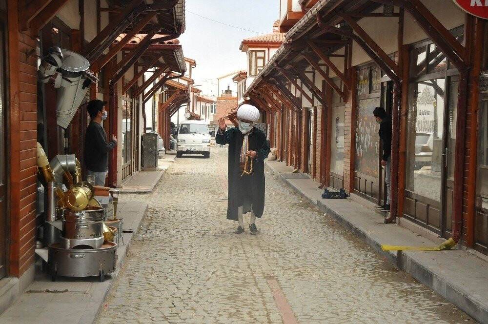 Konya'da Nasreddin Hoca’dan mavileşme çağrısı
