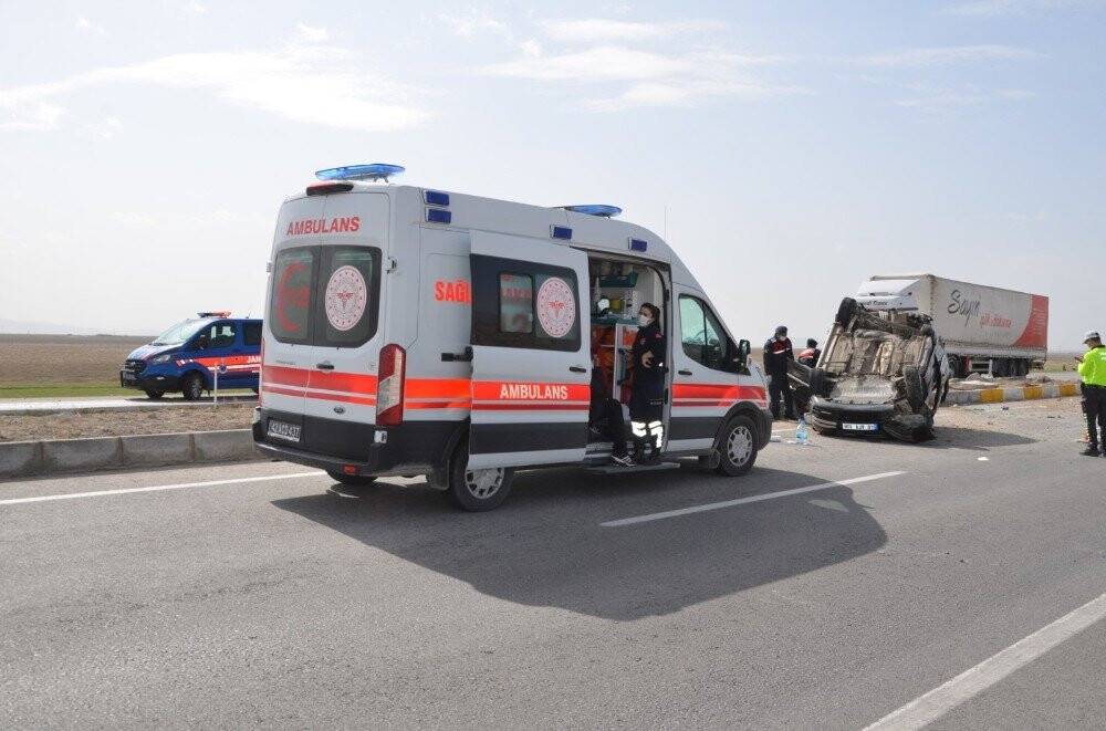 Konya’da otomobil devrildi: 4 yaralı