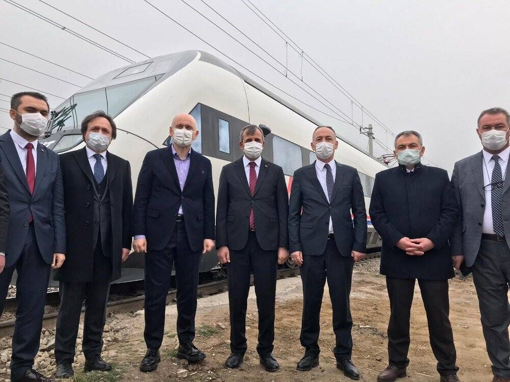 Bakan Karaismailoğlu, Konya-Karaman YHT seferleri için tarih verdi