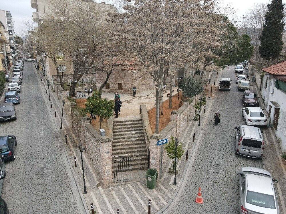 Efeler’de tarihi yapılarda çevre düzenlemesi yapılıyor