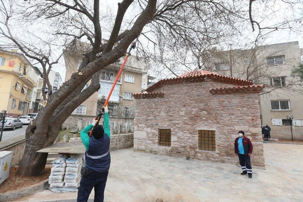 Efeler’de tarihi yapılarda çevre düzenlemesi yapılıyor