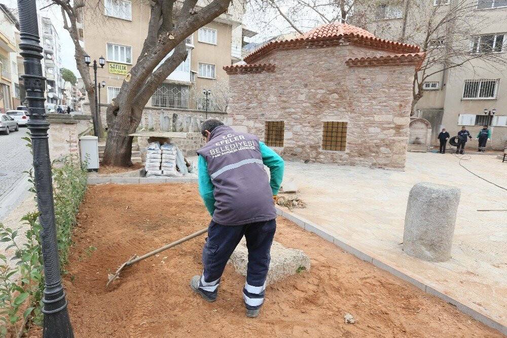 Efeler’de tarihi yapılarda çevre düzenlemesi yapılıyor