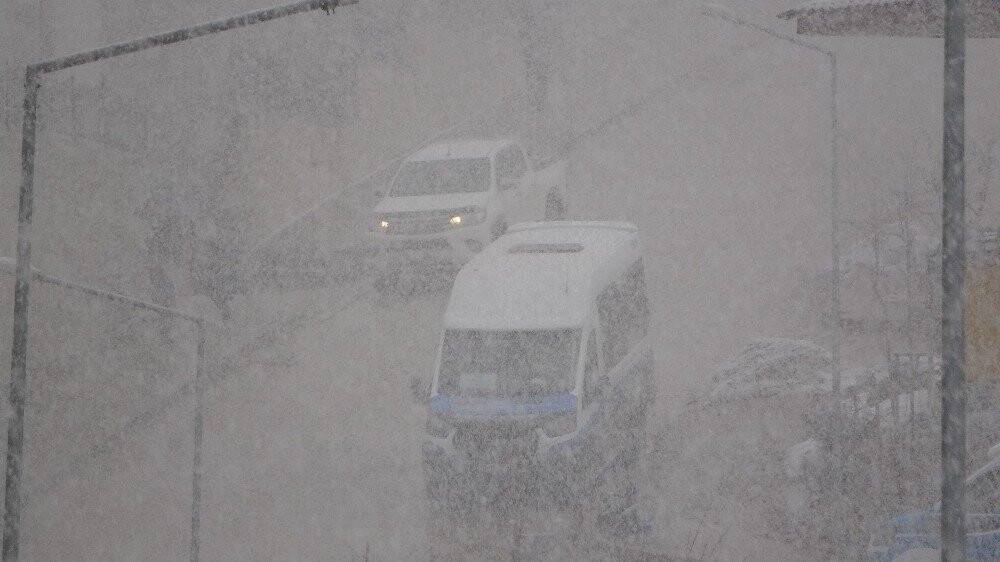 Yüksekova’da yoğun kar yağışı
