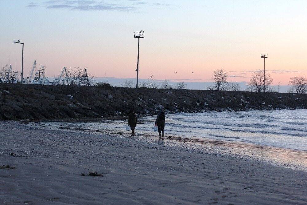 Hırçın dalgalar onlara ekmek kapısı oldu