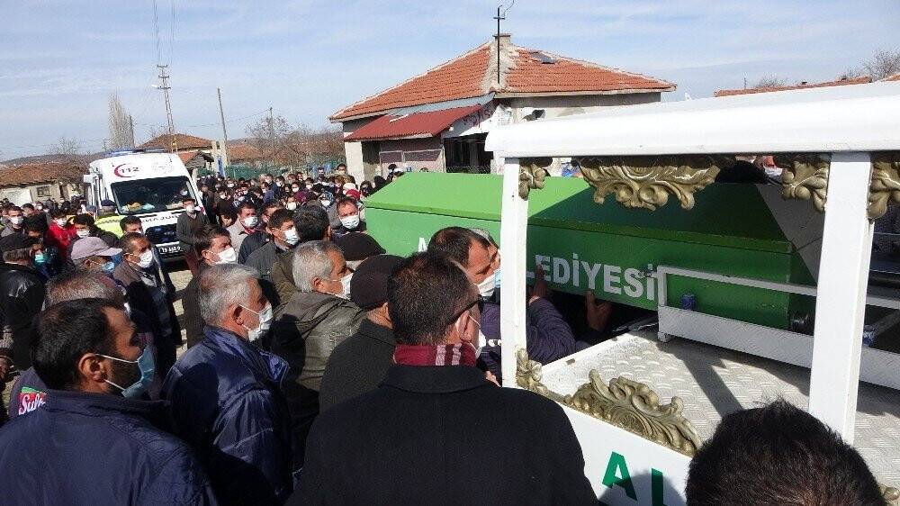 Okul servisinde öldürülen 2 öğrenci toprağa verildi