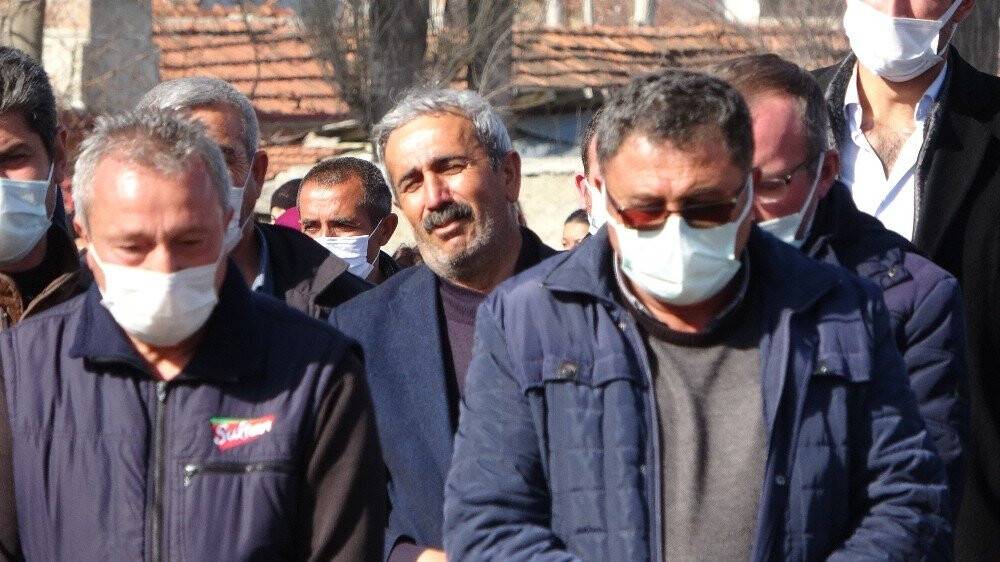 Okul servisinde öldürülen 2 öğrenci toprağa verildi
