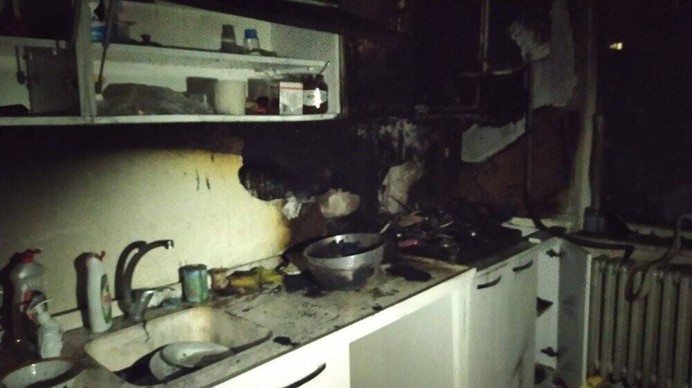 Patates kızartmak isterken evi yaktı
