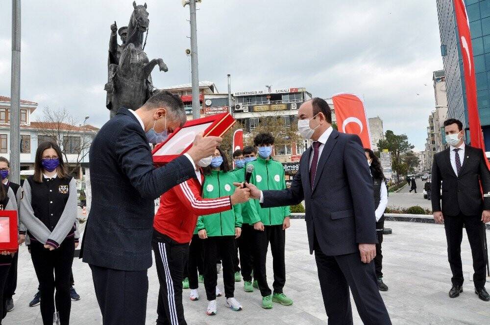 Kutsal emanetler yola çıktı
