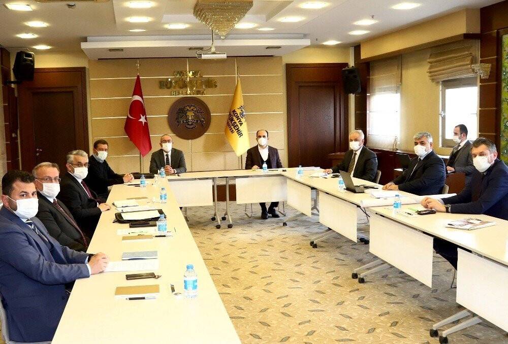 Başkan Altay, merkez ilçe belediye başkanlarıyla 2021 yatırımlarını görüştü