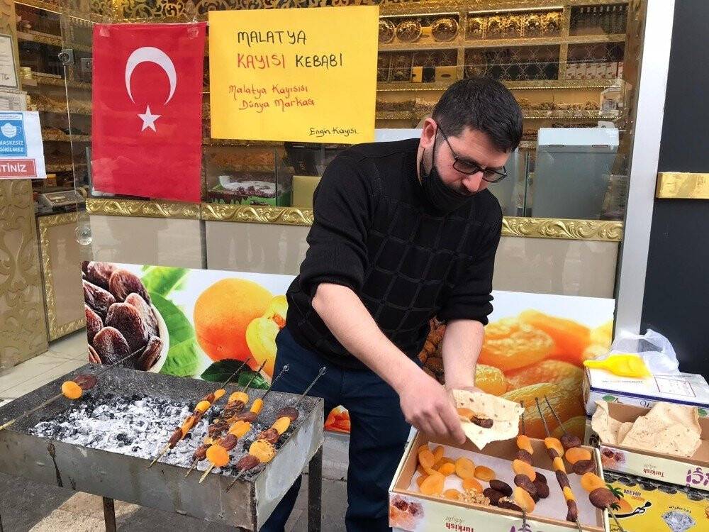 Kayısıdan bu sefer de kebap yaptılar