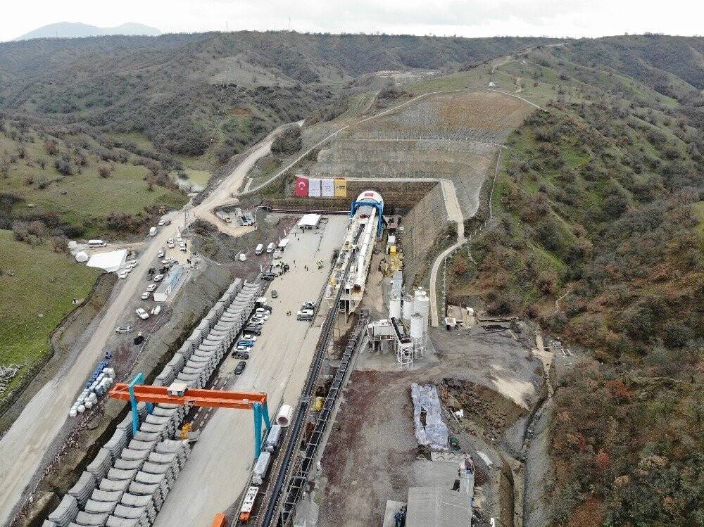 Türkiye’nin en büyük TBM makinesi YHT tünelini açılıyor