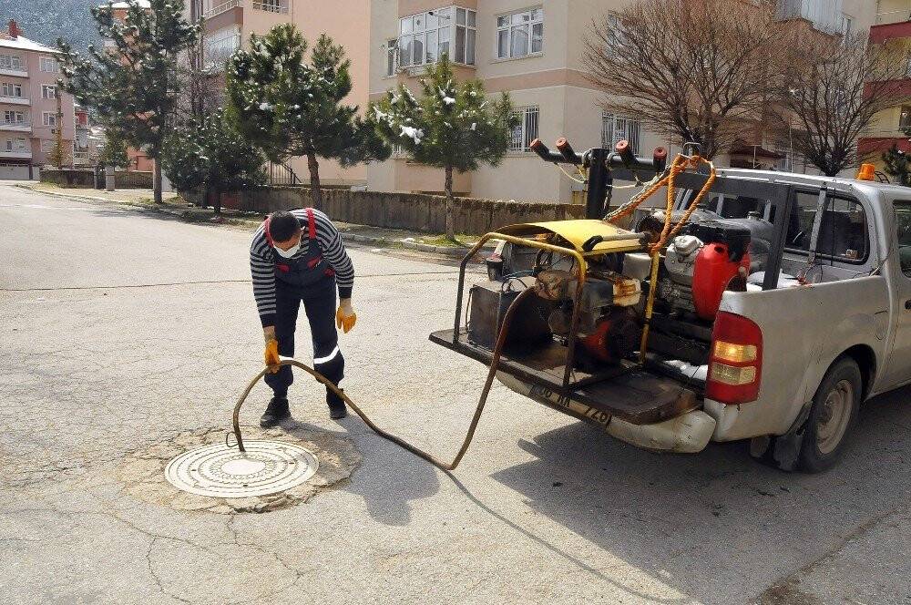 Akşehir Belediyesi sivrisineklere karşı çalışmalar sürüyor