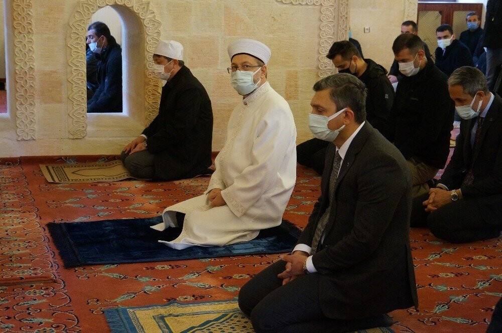 Diyanet İşleri Başkanı Prof. Dr. Erbaş cuma hutbesinde korona virüs tedbirlerine dikkat çekti