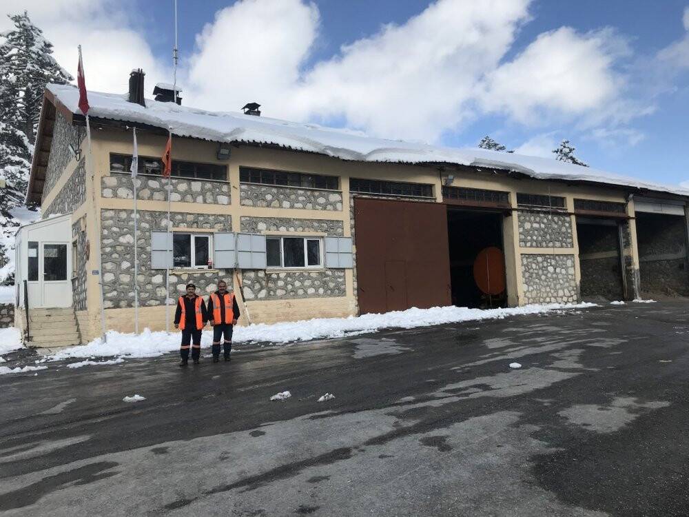 Kar savaşçılarının 1825 metre rakımlı Konya-Antalya karayolunda zorlu mesaisi