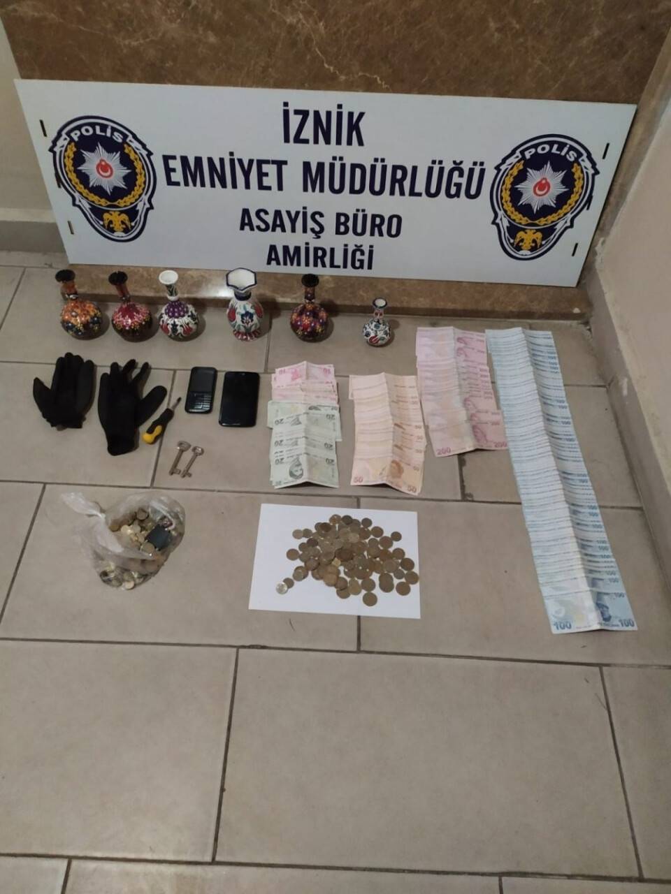 Camiyi soyan hırsız, her gün karakola gidip imza atacak