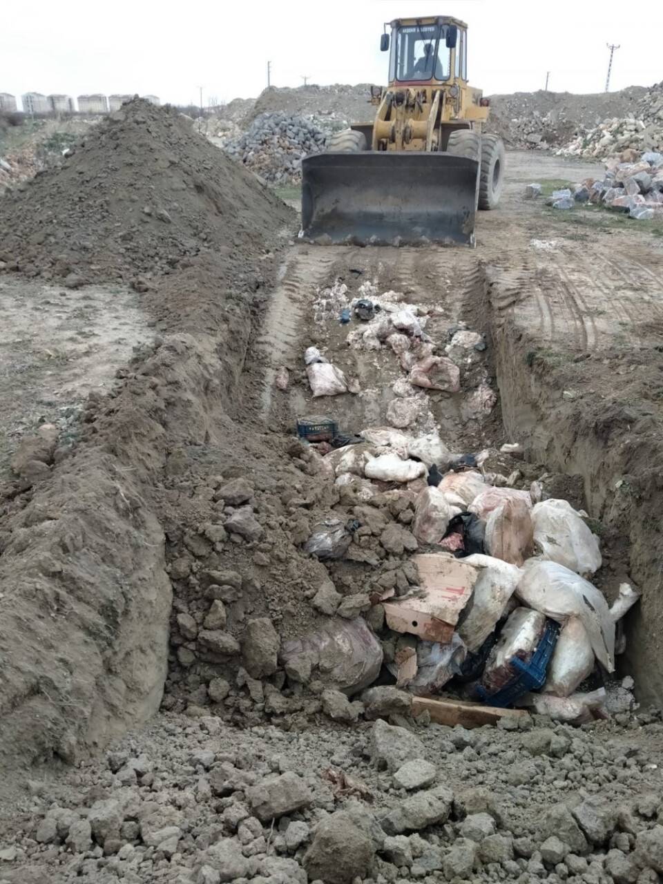 Konya'da depodan akan kan ve kötü koku ekipleri alarma geçirdi