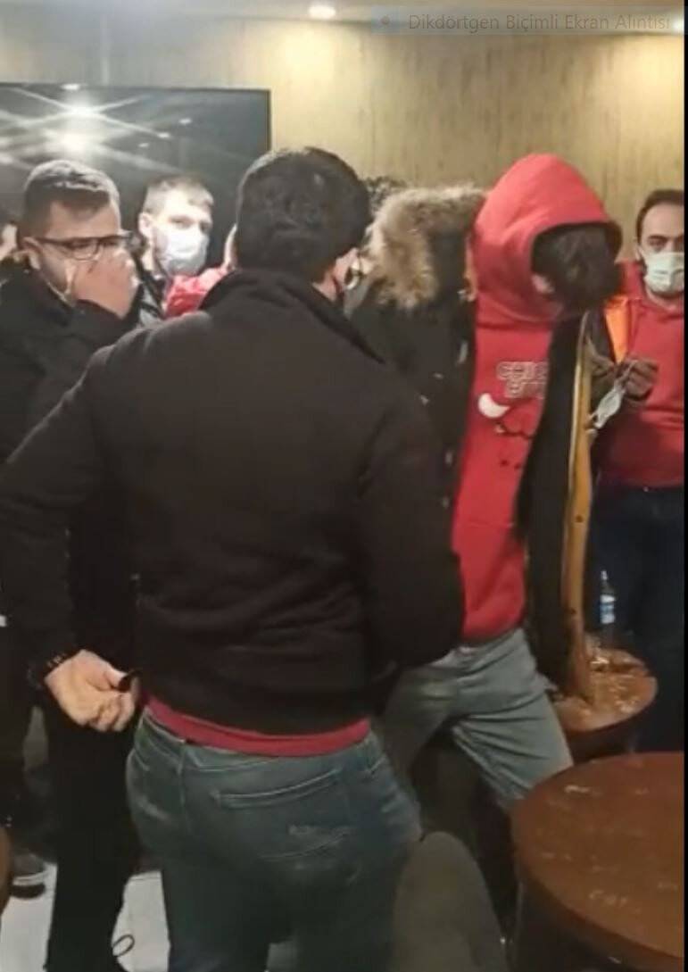 Konya’da kafenin gizli bölmesinde 39 kişi yakalandı