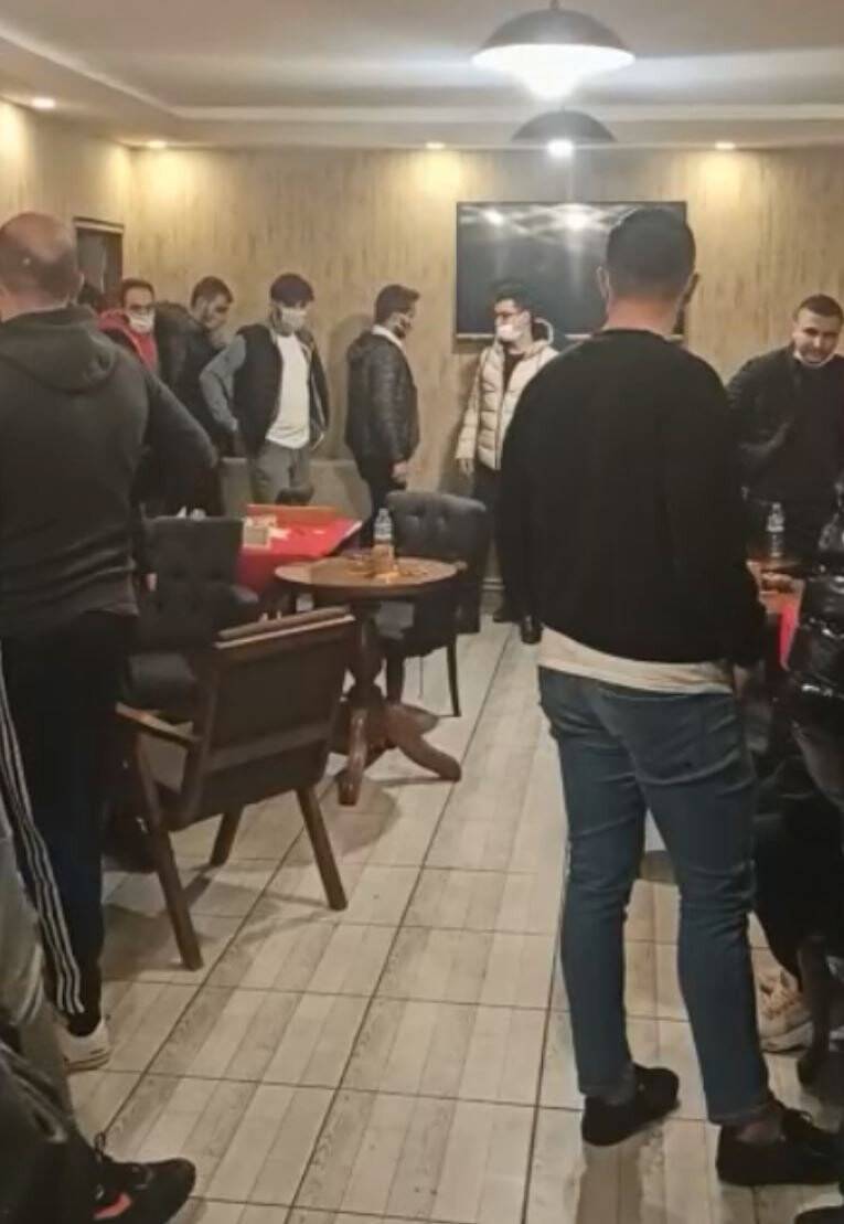 Konya’da kafenin gizli bölmesinde 39 kişi yakalandı