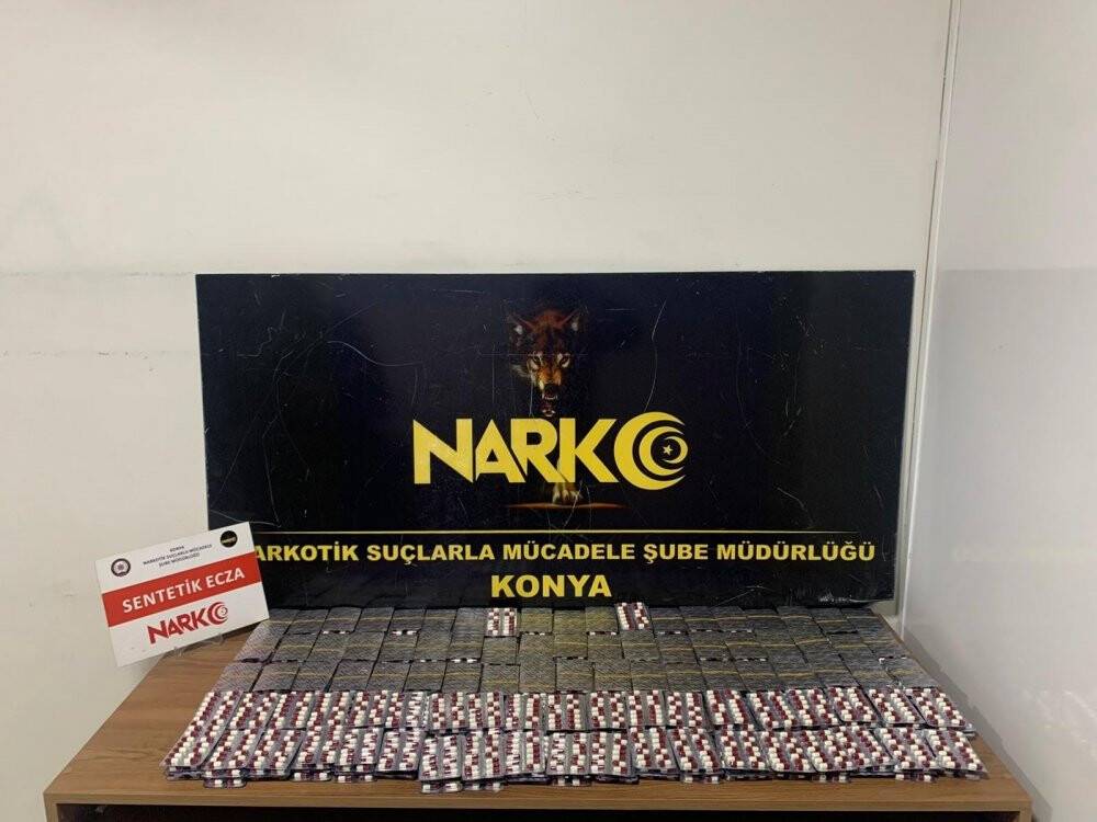 Konya’da narkotik ekipleri 8 bin 111 uyuşturucu hap ele geçirdi