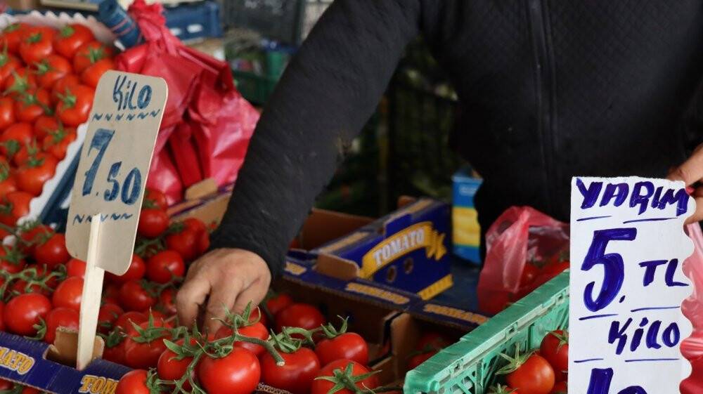 Ramazan alışverişine çıkan vatandaşlar fiyatlardan şikayetçi