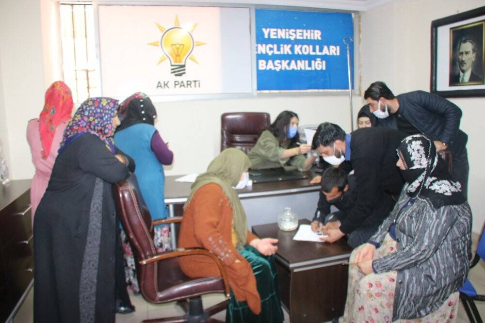 Diyarbakır’da AK Parti’ye dev katılım: 400 kişi AK Parti’li oldu