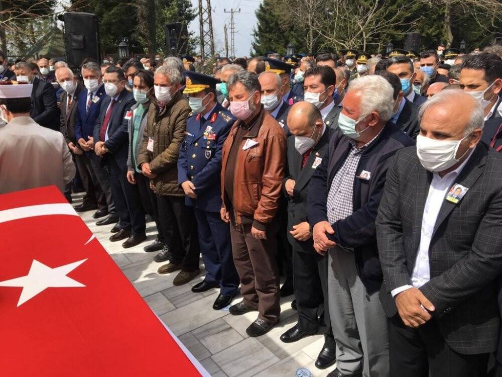 Şehit Türk Yıldızları pilotu son yolculuğuna uğurlandı
