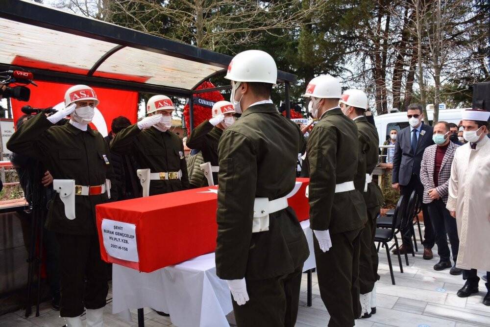 Şehit Türk Yıldızları pilotu son yolculuğuna uğurlandı