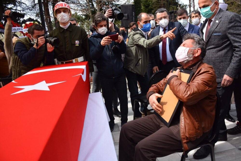 Şehit Türk Yıldızları pilotu son yolculuğuna uğurlandı