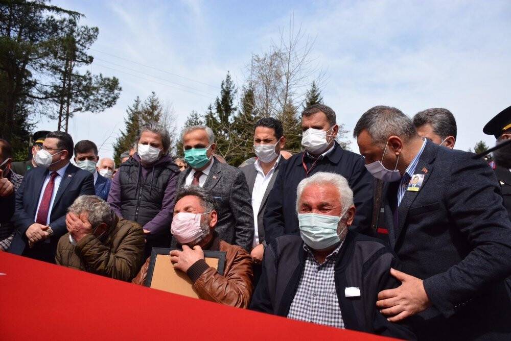 Şehit Türk Yıldızları pilotu son yolculuğuna uğurlandı