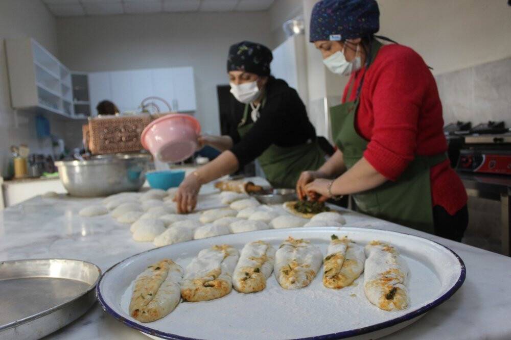Bu pide sadece şifalı otlarla yapılıyor