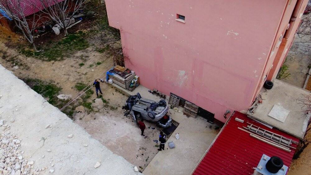 Konya'da otomobiliyle 30 metre yüksekten düşen hemşire ağır yaralandı
