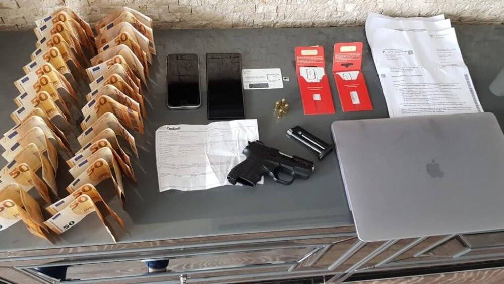 Türk ve Alman vatandaşlarını dolandıran çete çökertildi: Binlerce liralık vurgun
