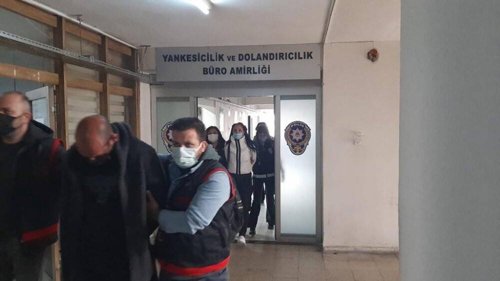 Türk ve Alman vatandaşlarını dolandıran çete çökertildi: Binlerce liralık vurgun