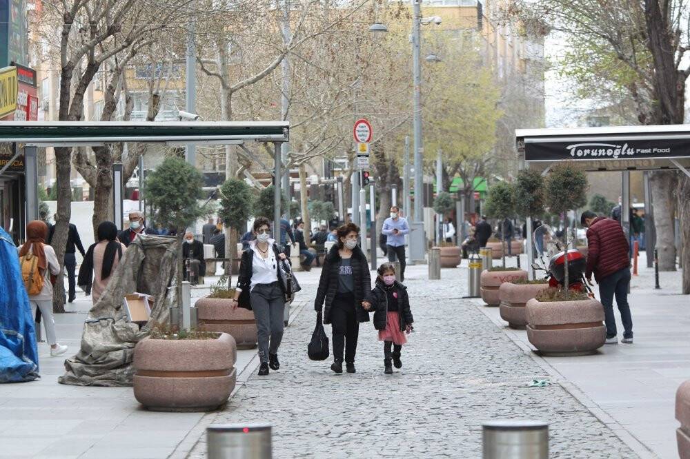 Konya'da vatandaşlar kısıtlamalardan memnun