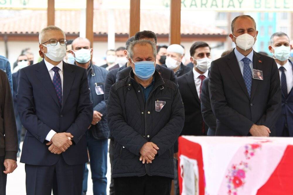 Konya'da Covid-19’dan hayatını kaybeden cumhuriyet savcısı son yolculuğuna uğurlandı