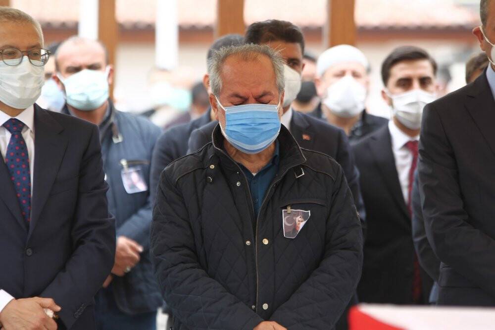 Konya'da Covid-19’dan hayatını kaybeden cumhuriyet savcısı son yolculuğuna uğurlandı